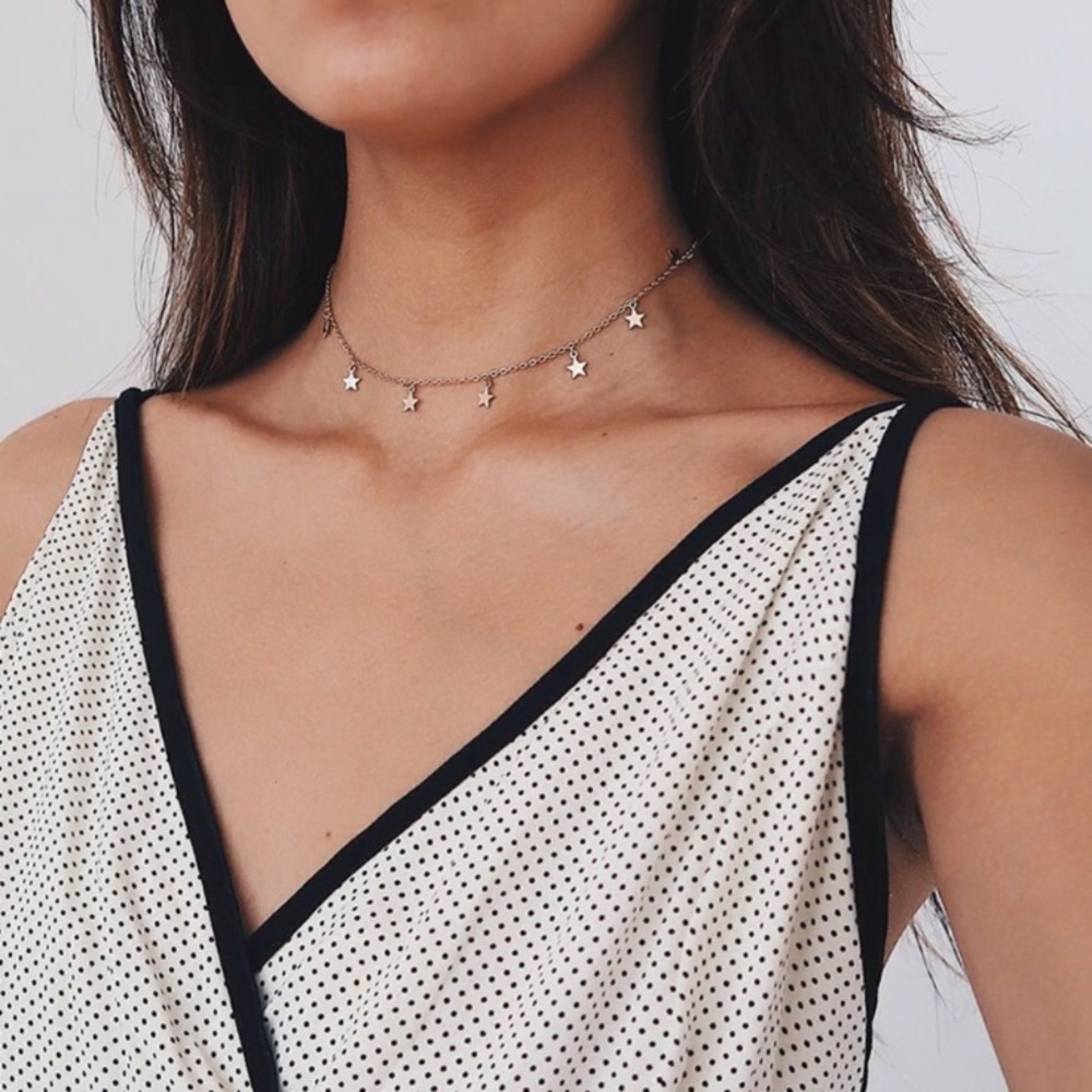 ✨Gold Star Choker Necklace✨ - Picture 2 of 4